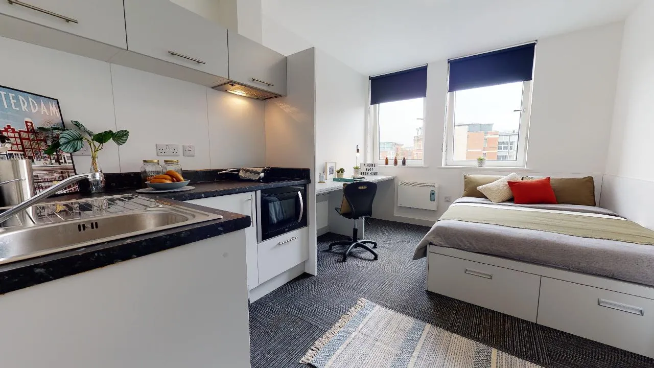 iQ Newland House photo 1
