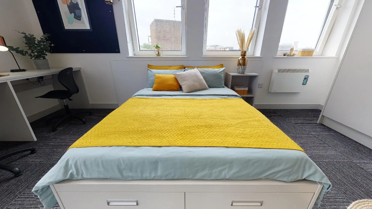 Even more space for a great student lifestyle in our gold studio at iQ Newland House