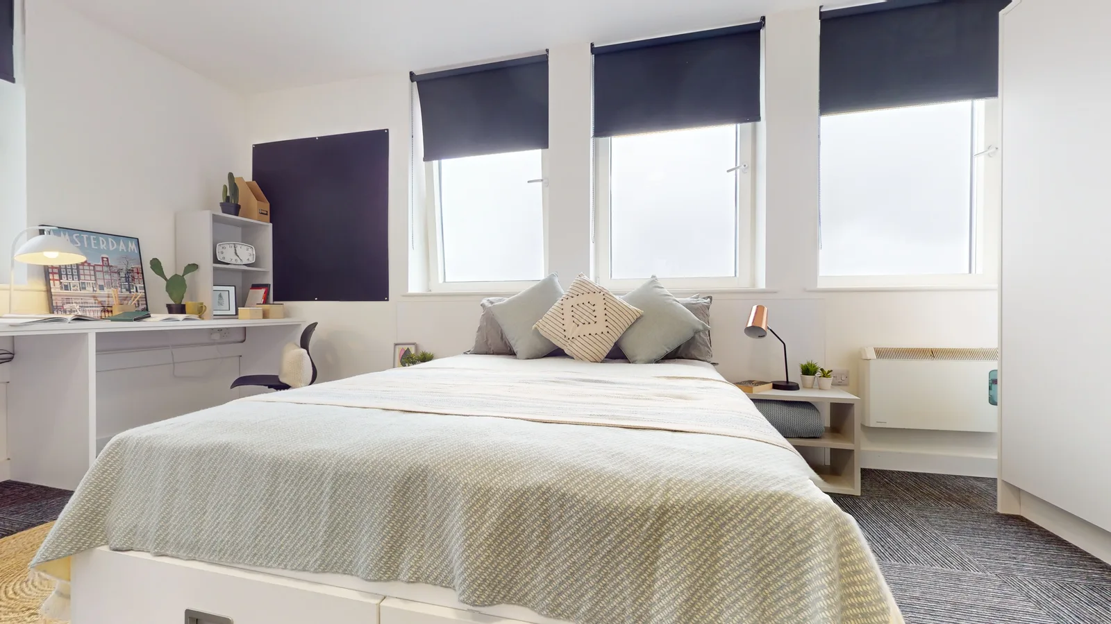 Gold Studio Premium at iQ Newland House