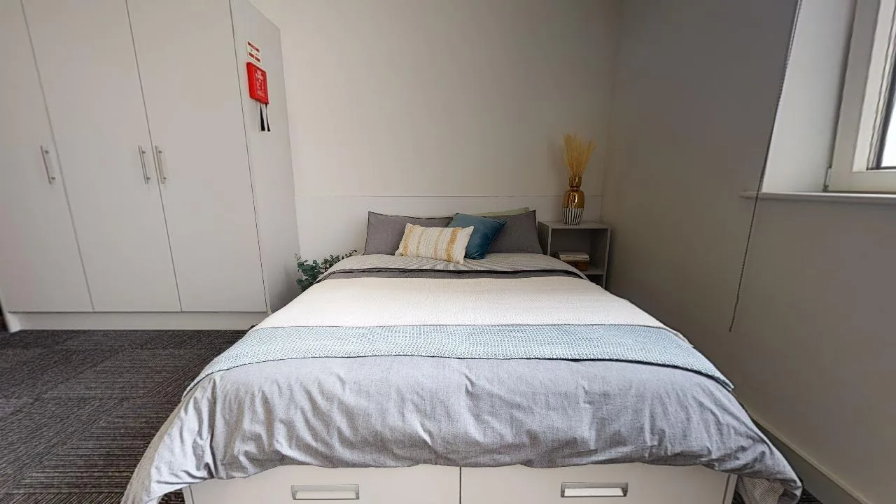 Maximum space and privacy in our platinum studio at iQ Newland House