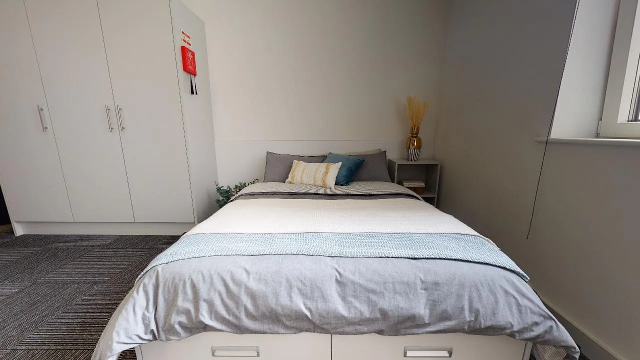 Platinum Studio Premium at iQ Newland House