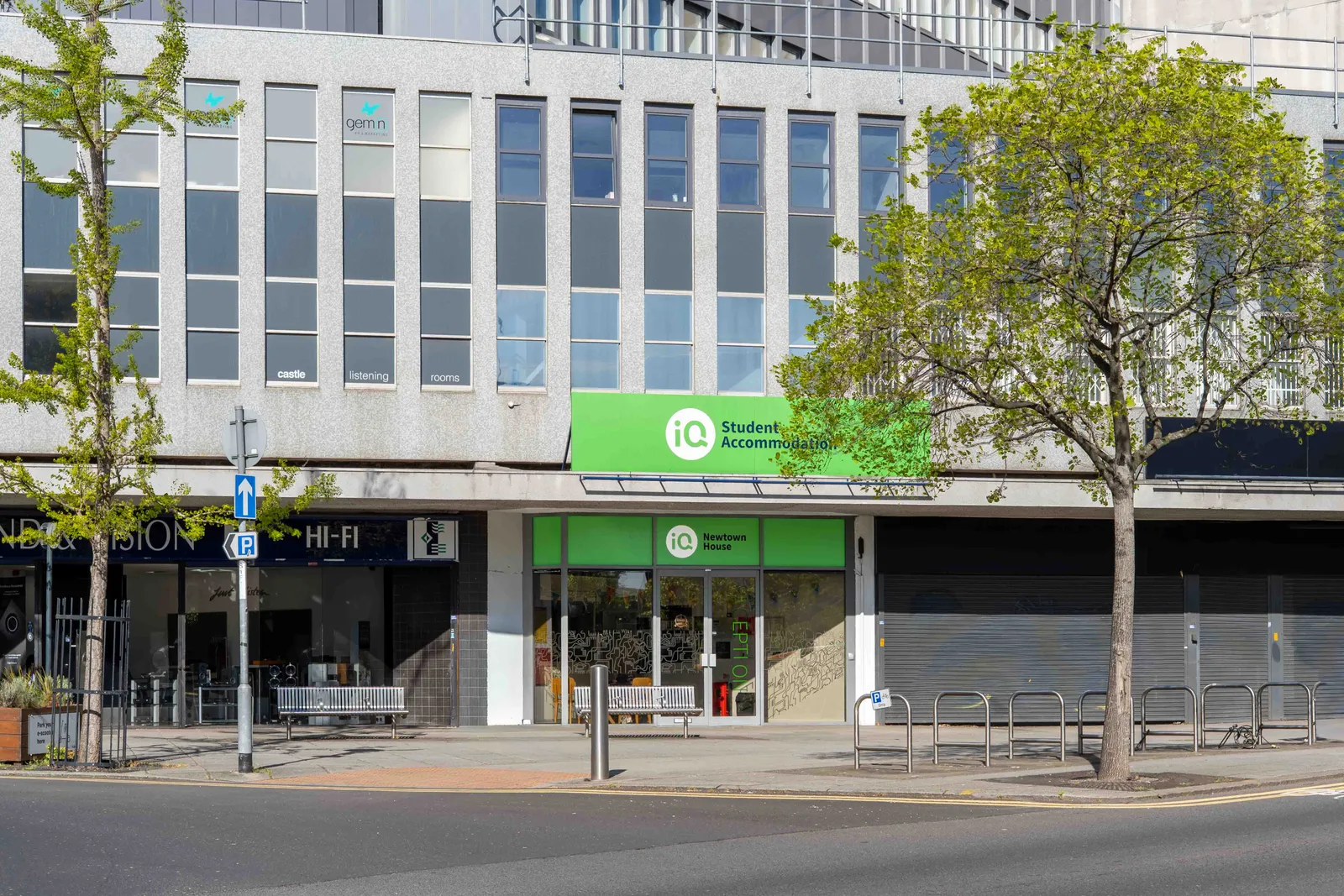 iQ Signal Place photo 51