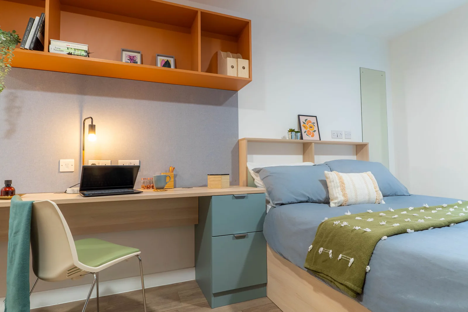 All the space you need in our gold studio at iQ Signal Place