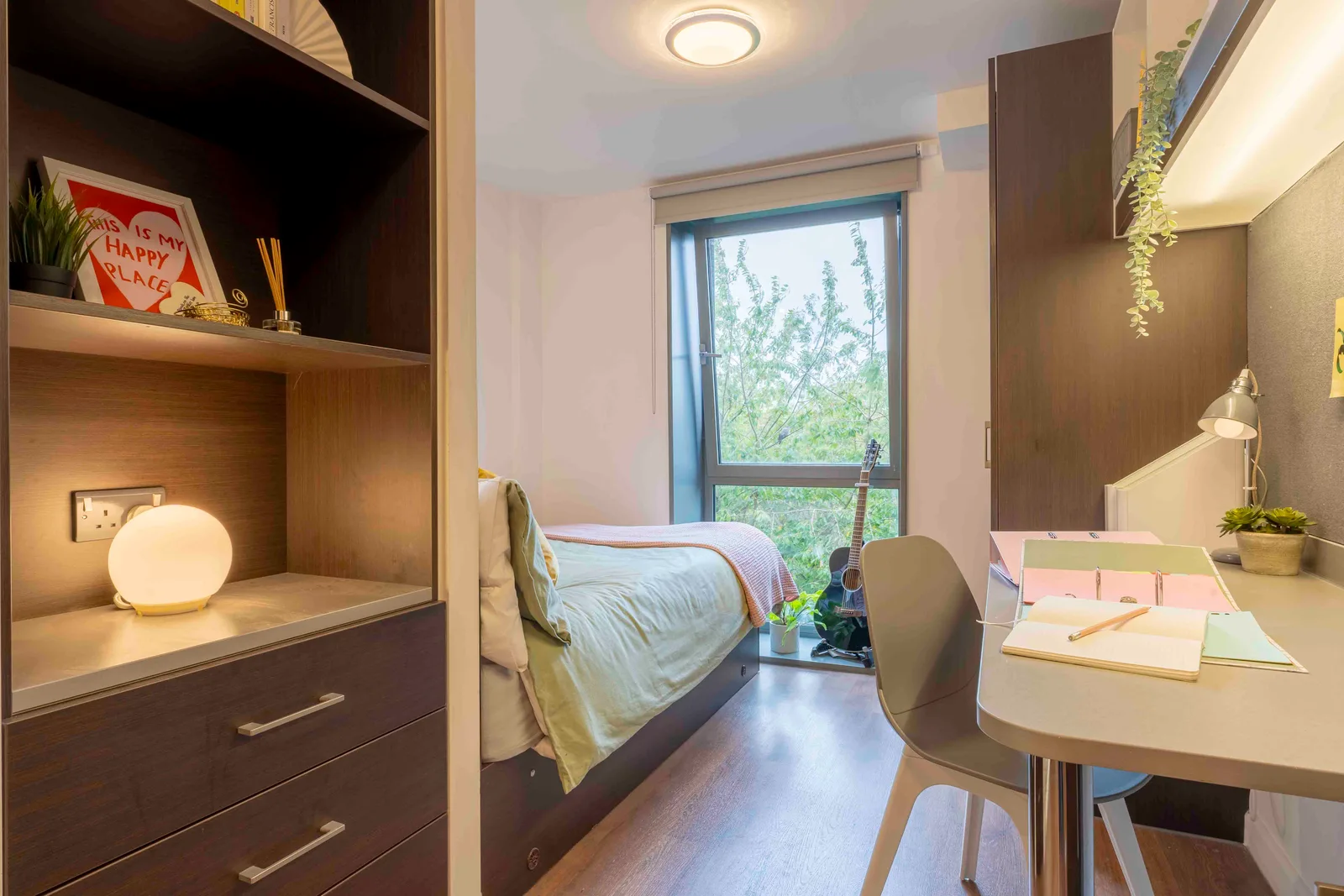 Great value with the privacy you need in our bronze en suite plus at iQ Astor House