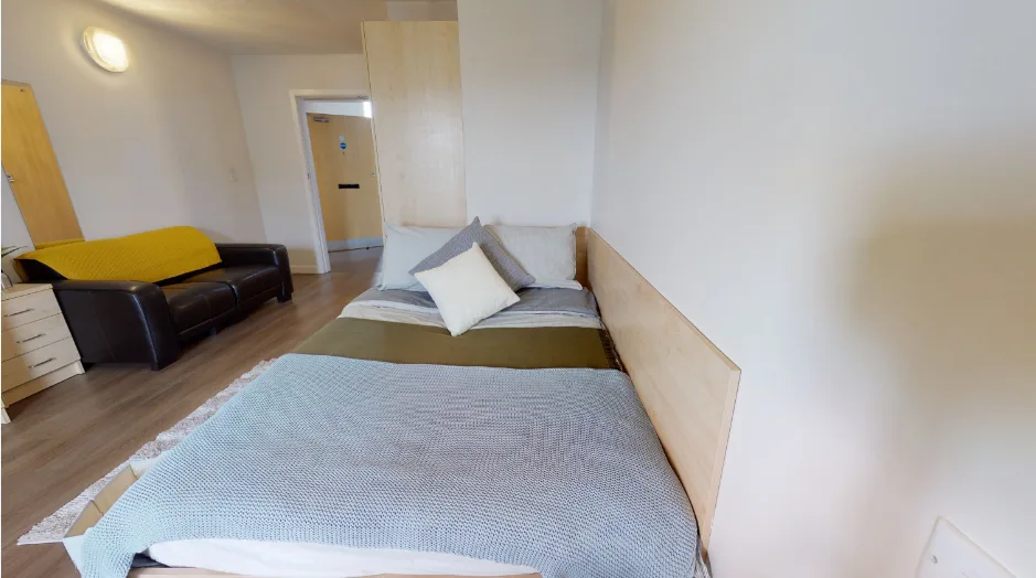 A superior student living experience in our platinum en suite at iQ Student Quarter