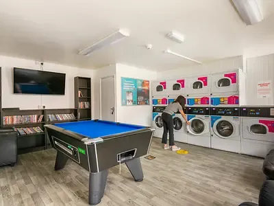 Yugo Bramall Court photo 3