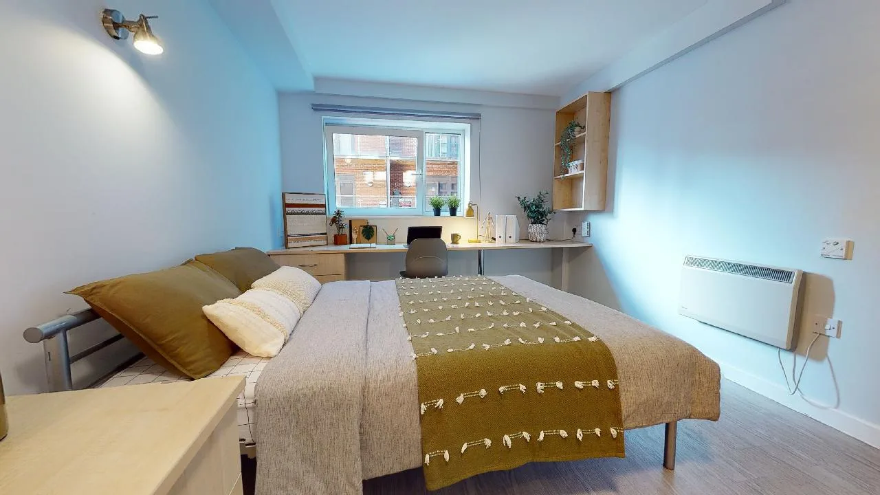 Silver En Suite Plus at iQ Fenton House