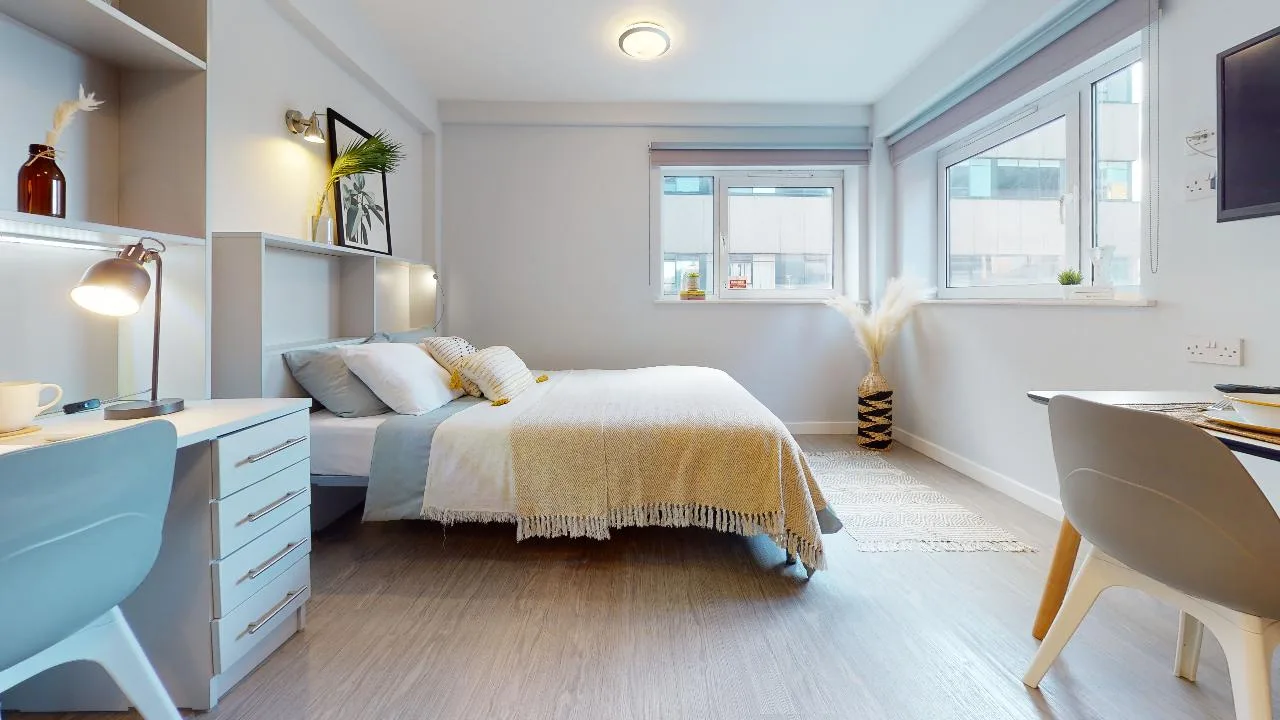 Gold Studio at iQ Fenton House