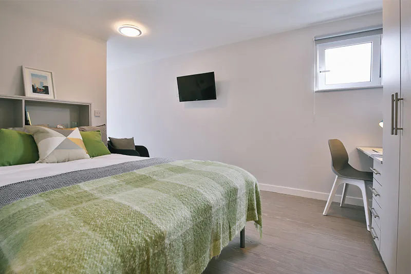 For a more luxurious lifestyle in our platinum studio plus at iQ Steel