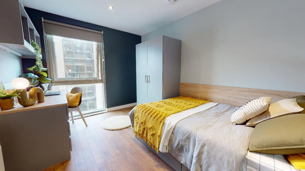 Five Bed Silver Apartment at iQ Knight House