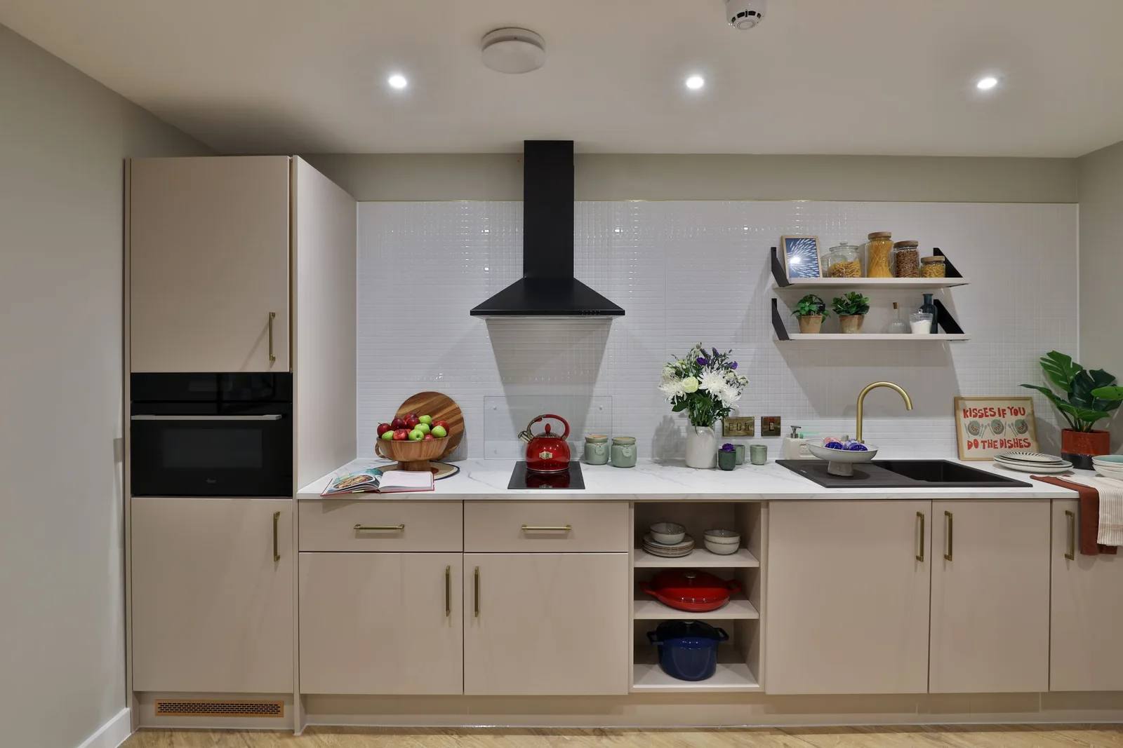 London Road Apartments photo 5