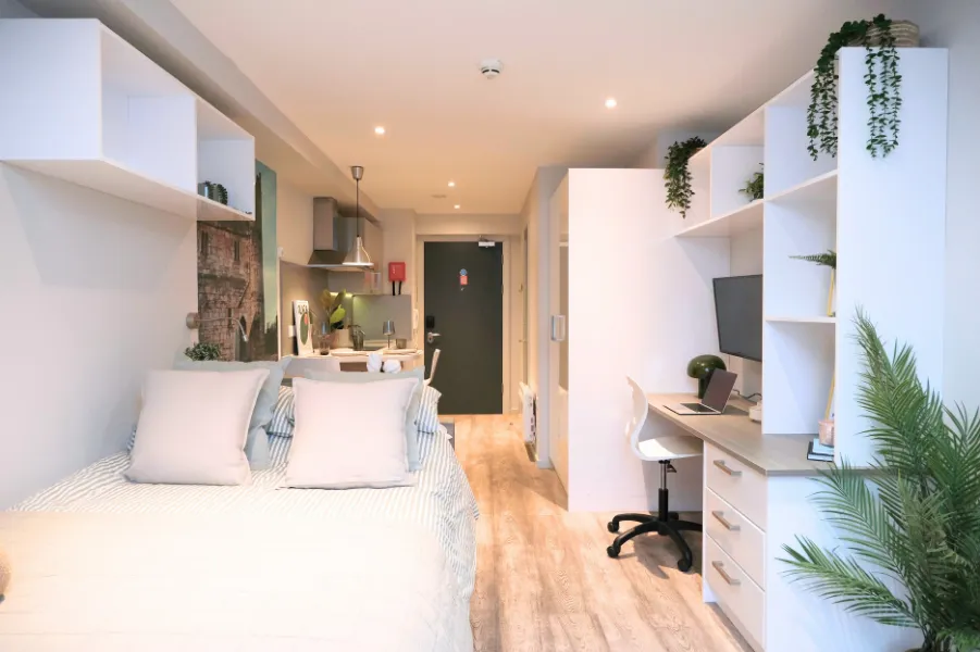 Classic Bigger Studio - Cityscape View at Samuel Tuke Apartments