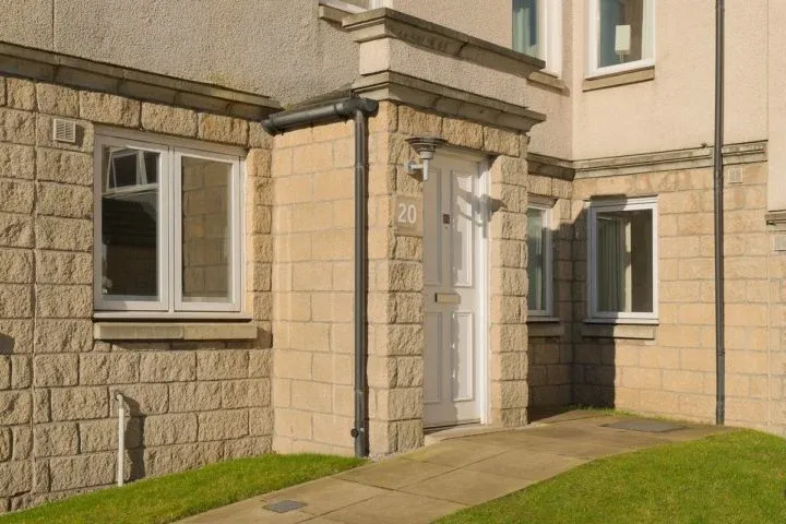 Premium – 2 Bed Maisonette With Study at Trinity Court