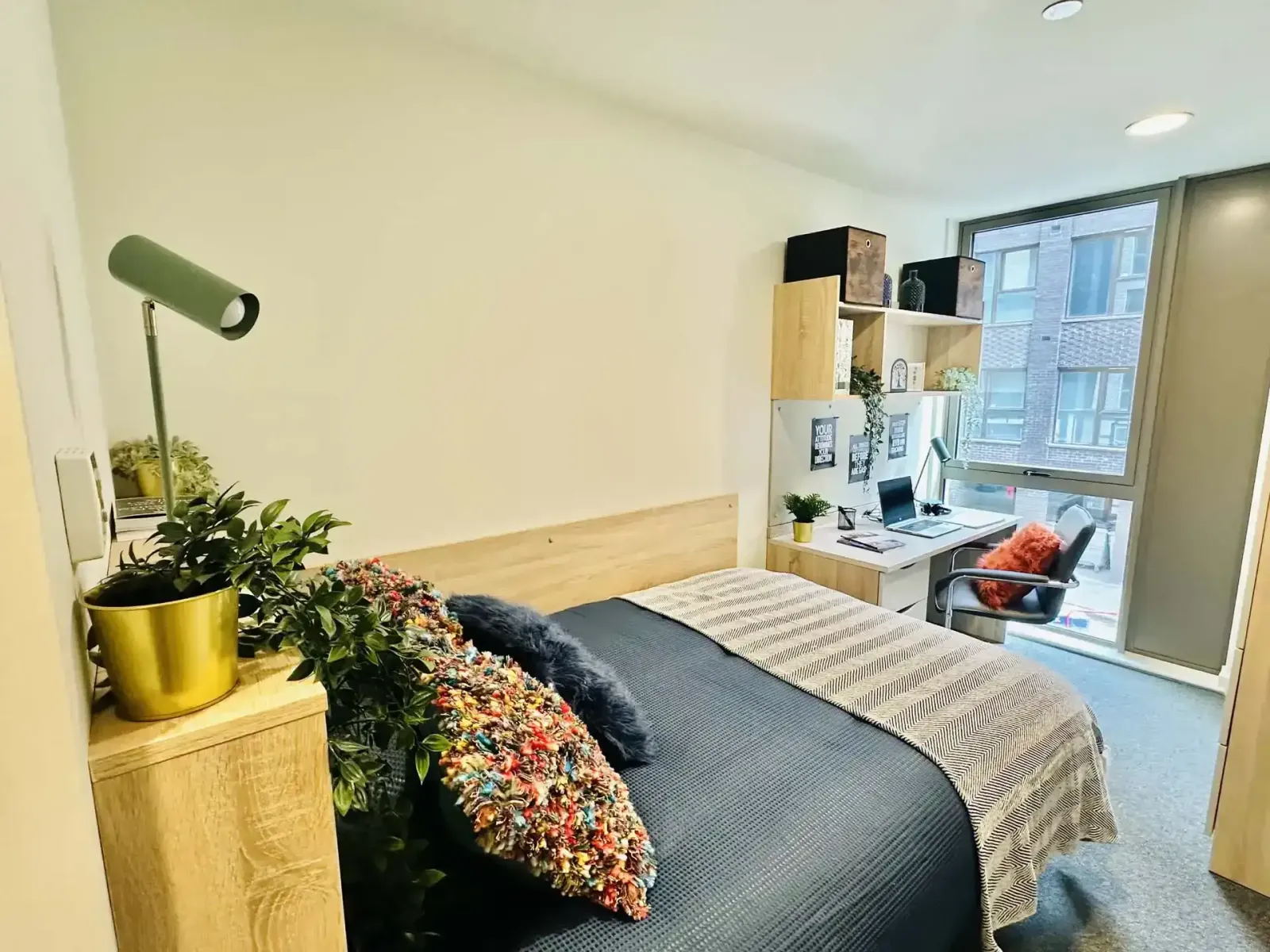 Silver En Suite – High Floor at Redgate