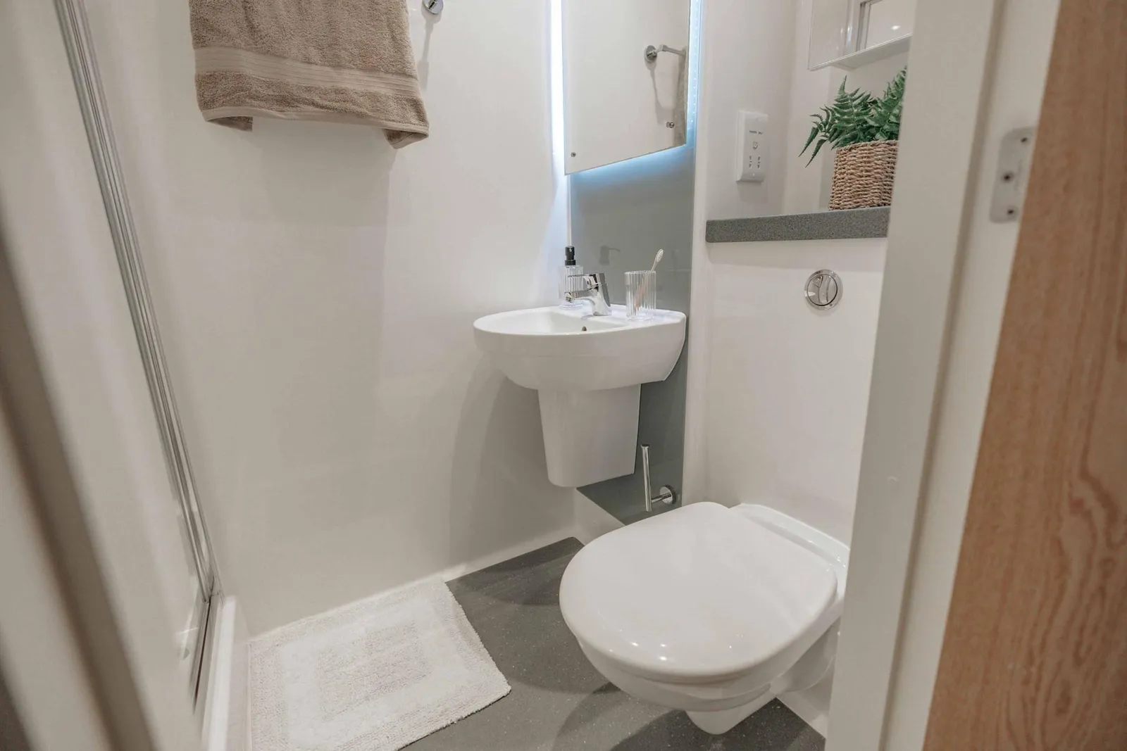 Alma Court photo 36