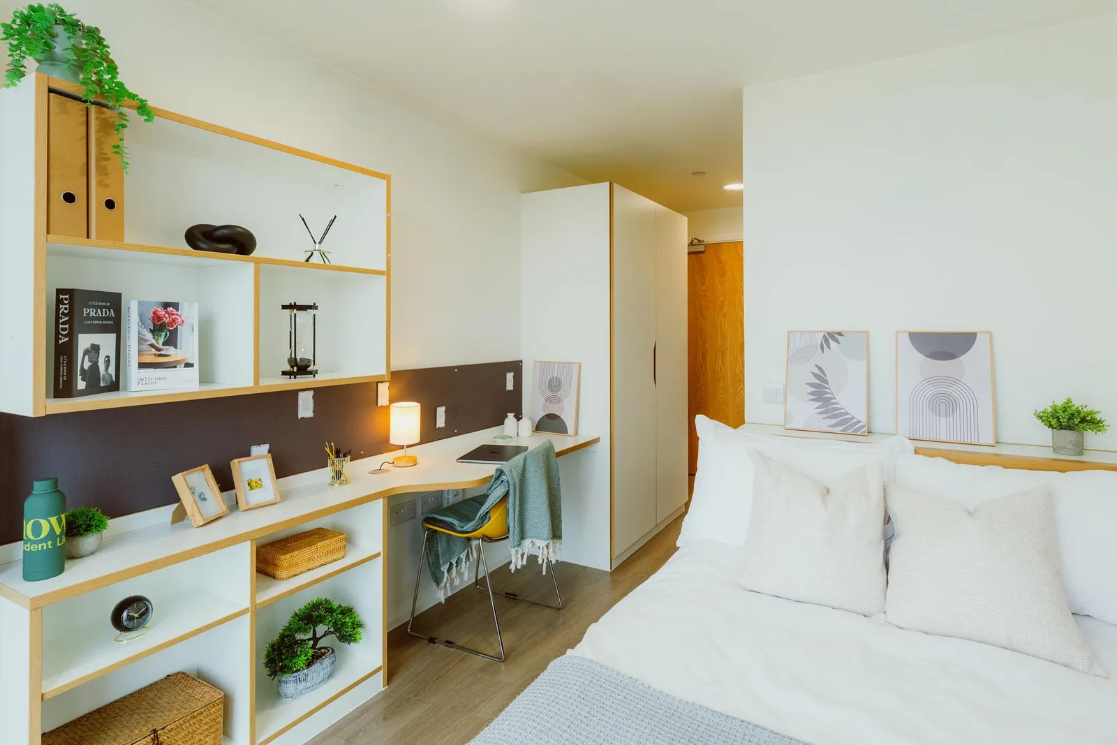 Platinum En Suite (Top Floors, City View) at Bridge Street Exchange