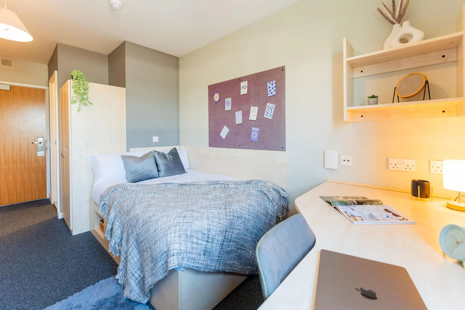 Bronze En Suite at St Peters Court