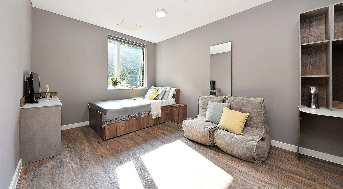 800 Bristol Road photo 18