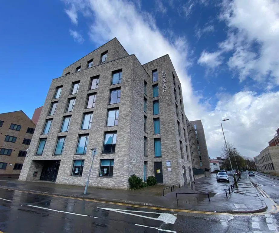 Edge Apartments photo 5