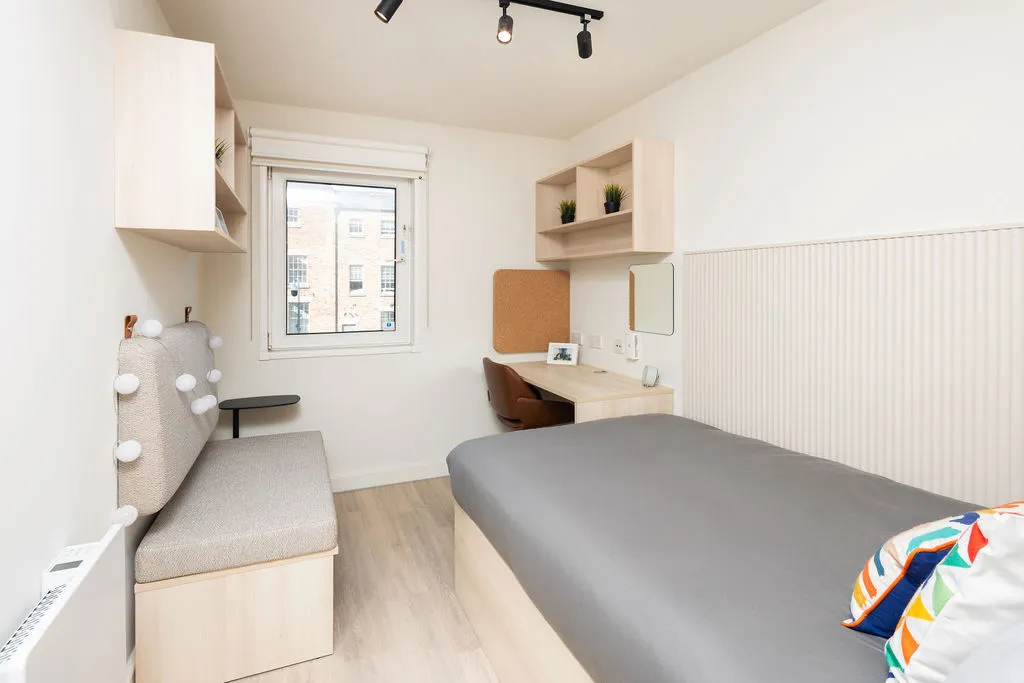 Apollo Court photo 12