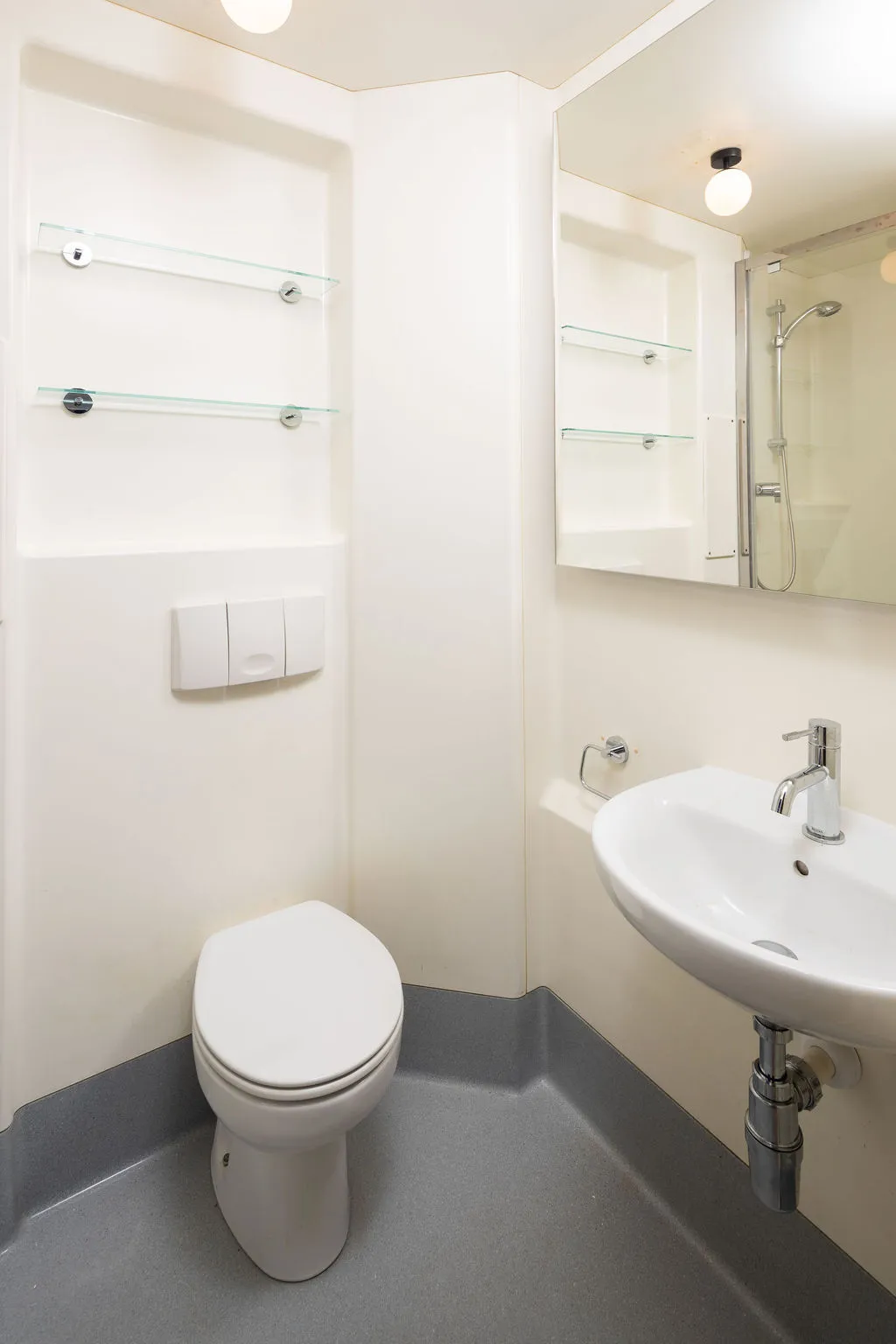 Apollo Court photo 16