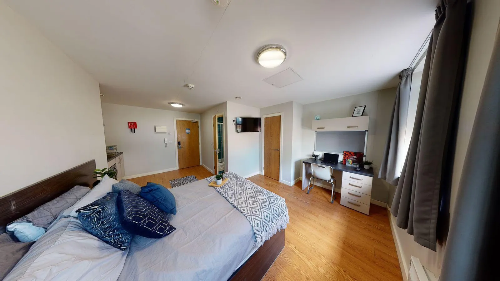 Avalon Court photo 2