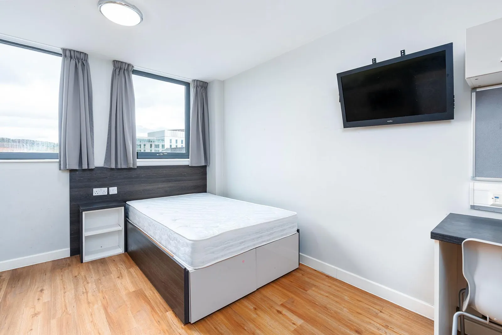 Newbank House photo 1