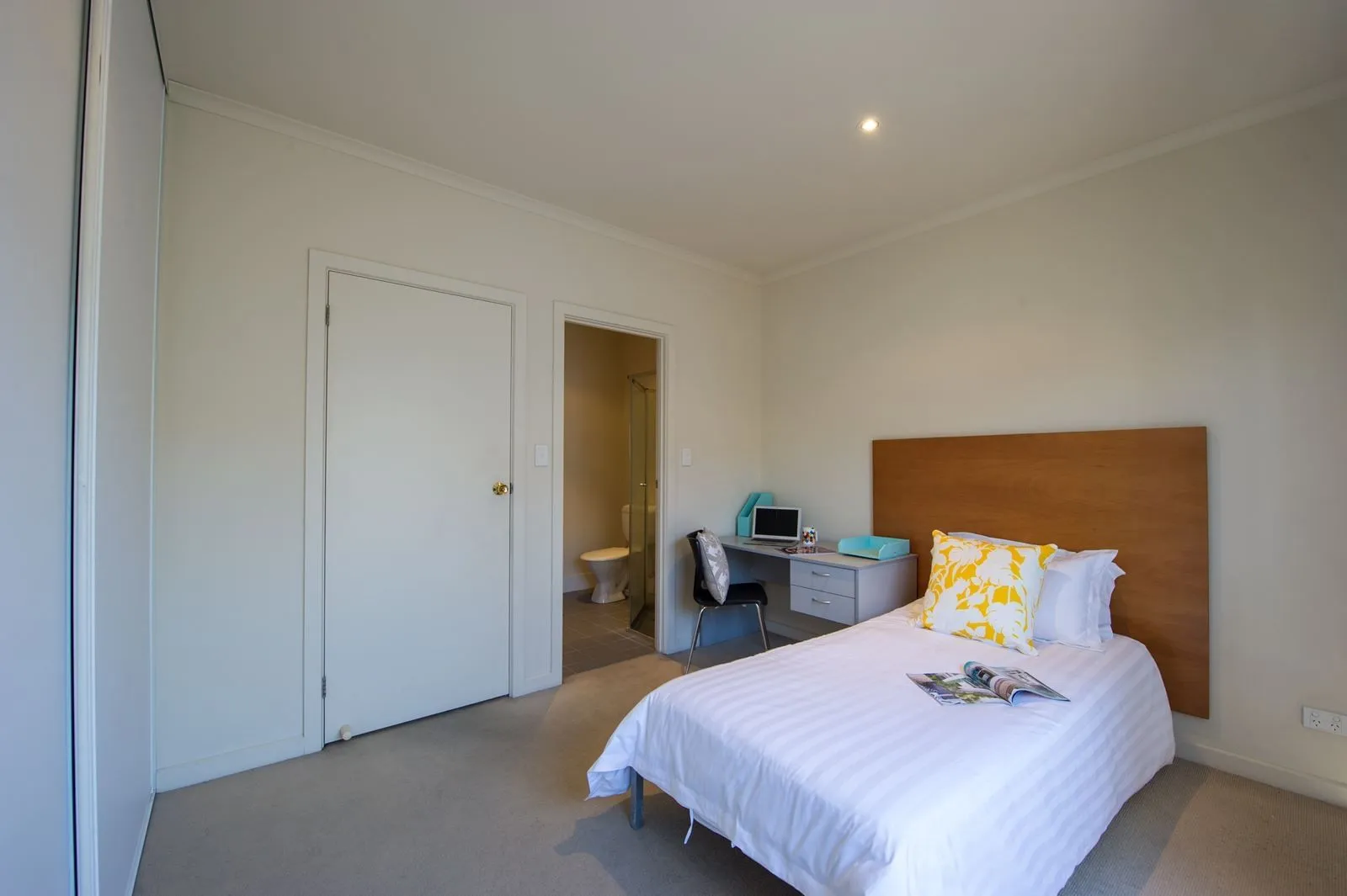 Student Living - Edge Apartments photo 7