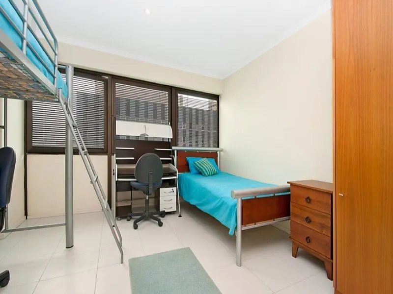 Student Living - Tower Apartments photo 4