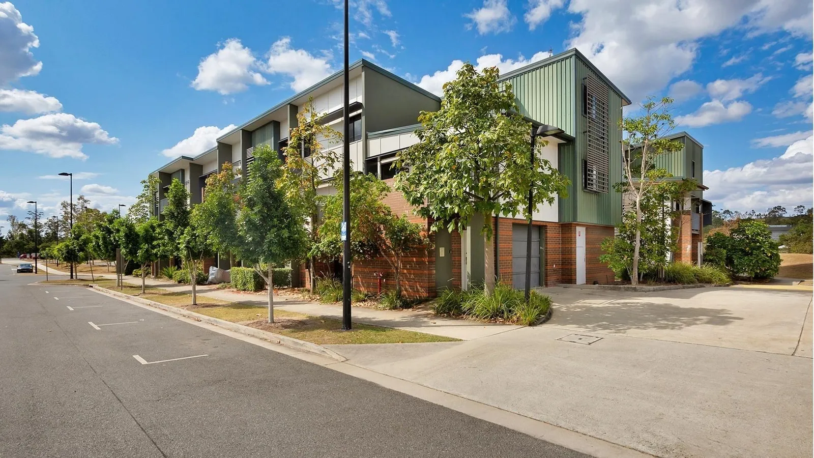 StudentLiving - Springfield Central photo 1