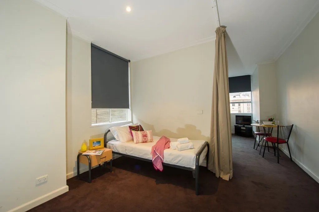 Student Living - 339 Swanston  photo 9
