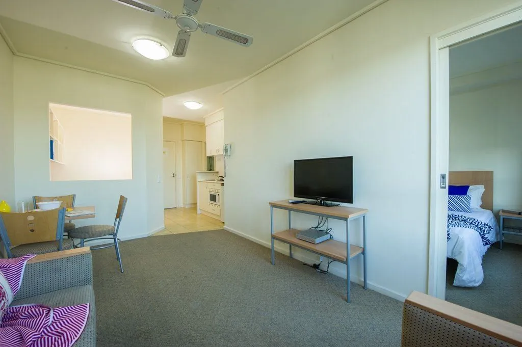Student Living - 570 Lygon photo 11