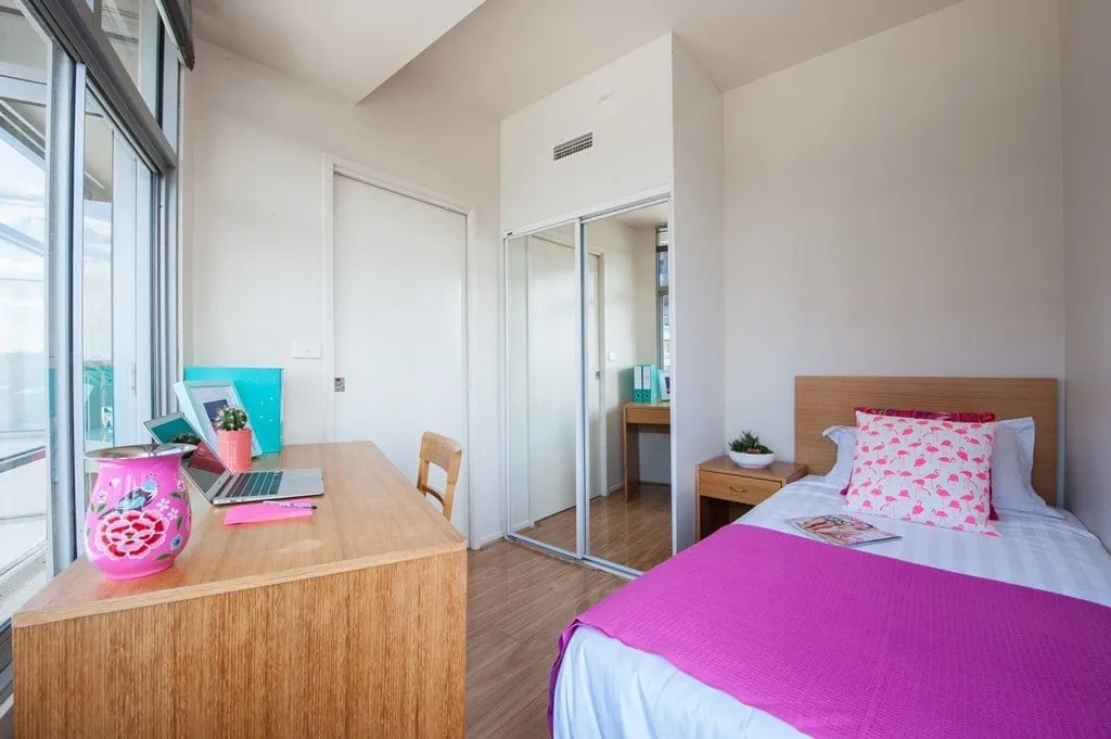 Student Living - 570 Swanston photo 4