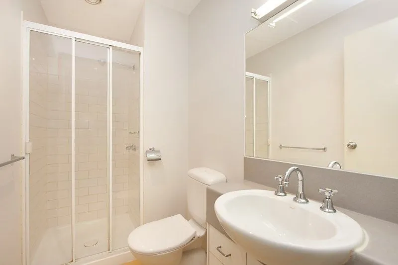 Student Living - 570 Swanston photo 8