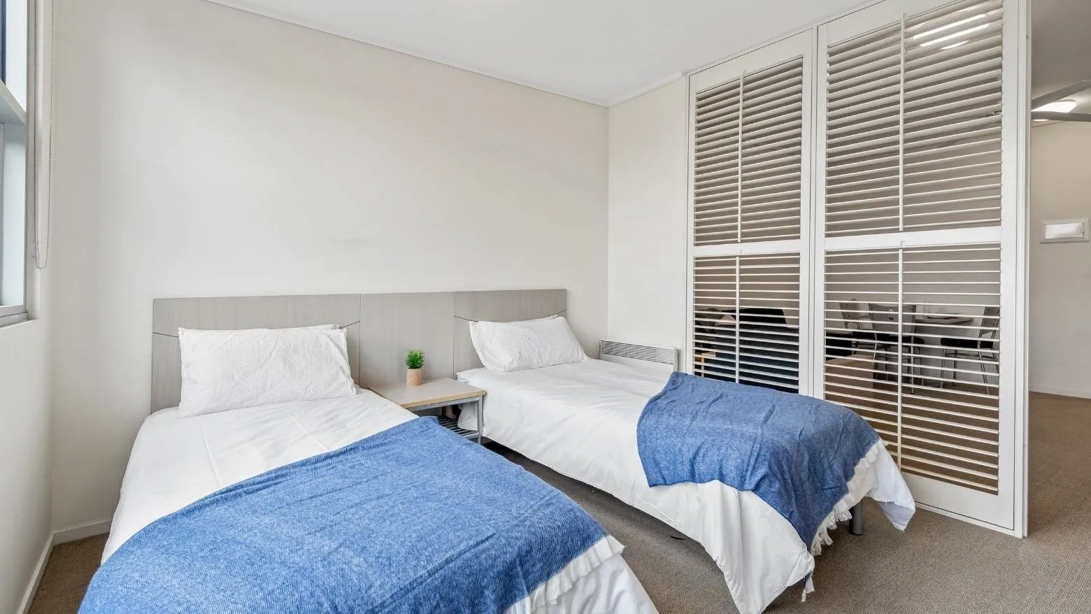 Student Living - 800 Swanston photo 4