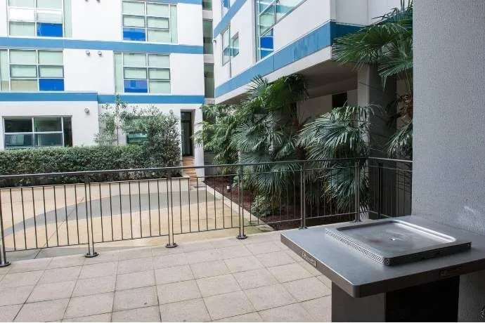 Student Living - 800 Swanston photo 32