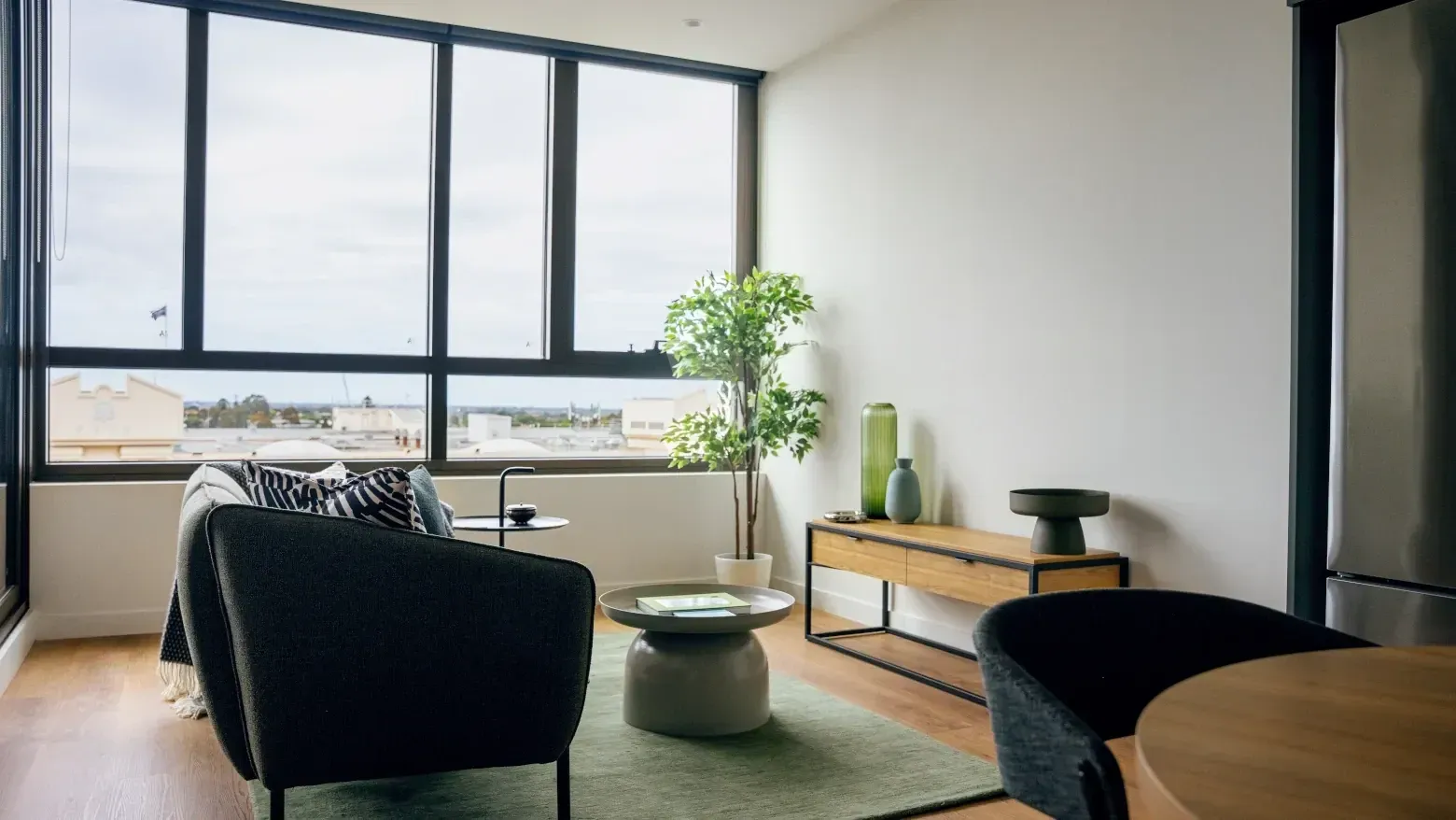 Caulfield Place photo 9