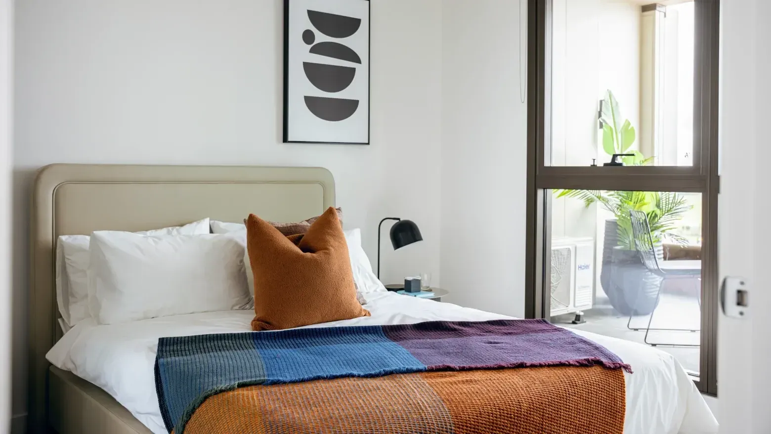 Caulfield Place photo 11