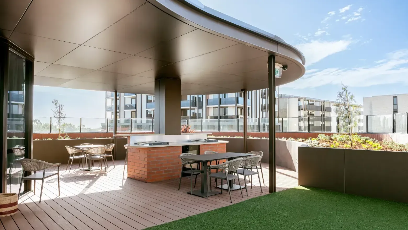 Caulfield Place photo 15