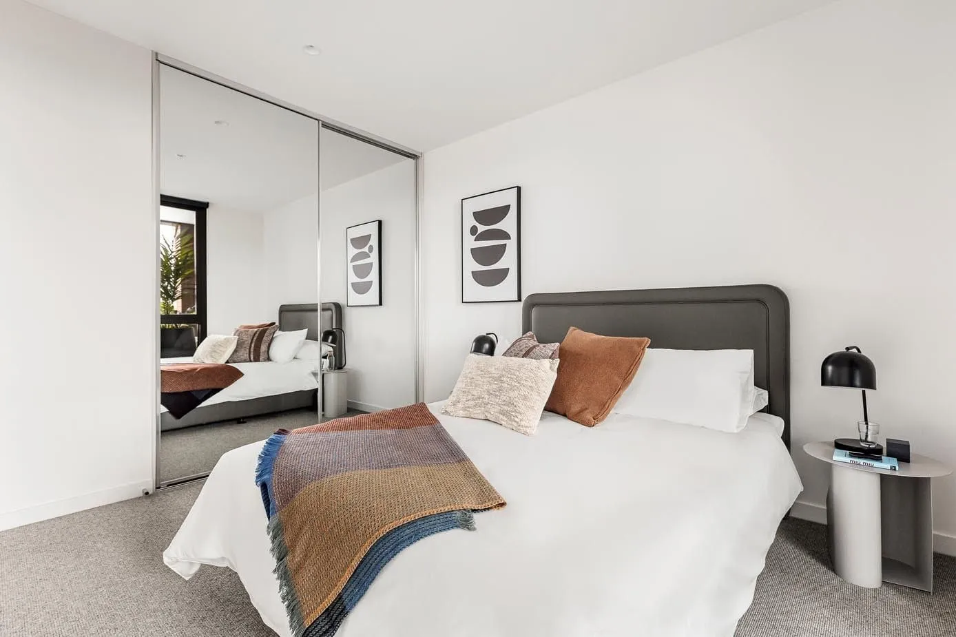 Caulfield Place photo 24