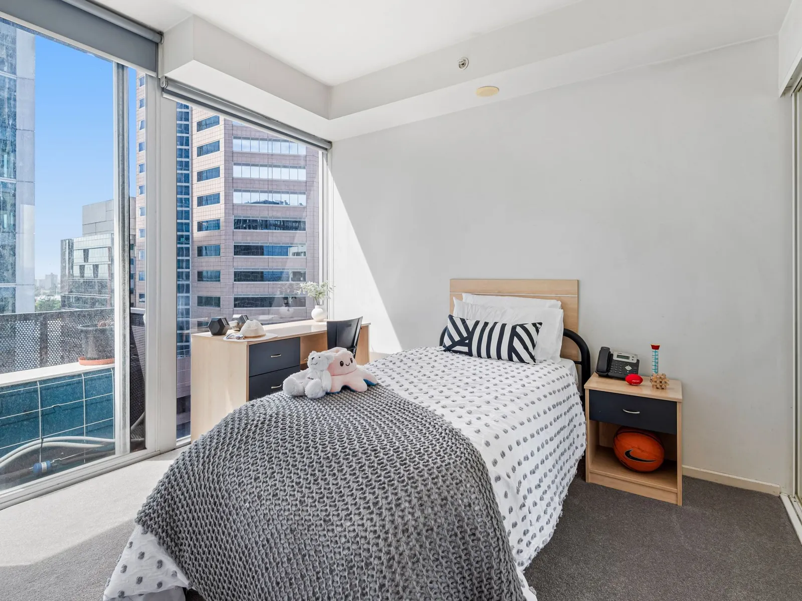 Student Living on Lonsdale photo 3
