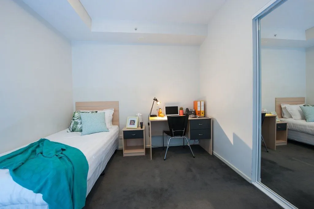 Student Living on Lonsdale photo 9
