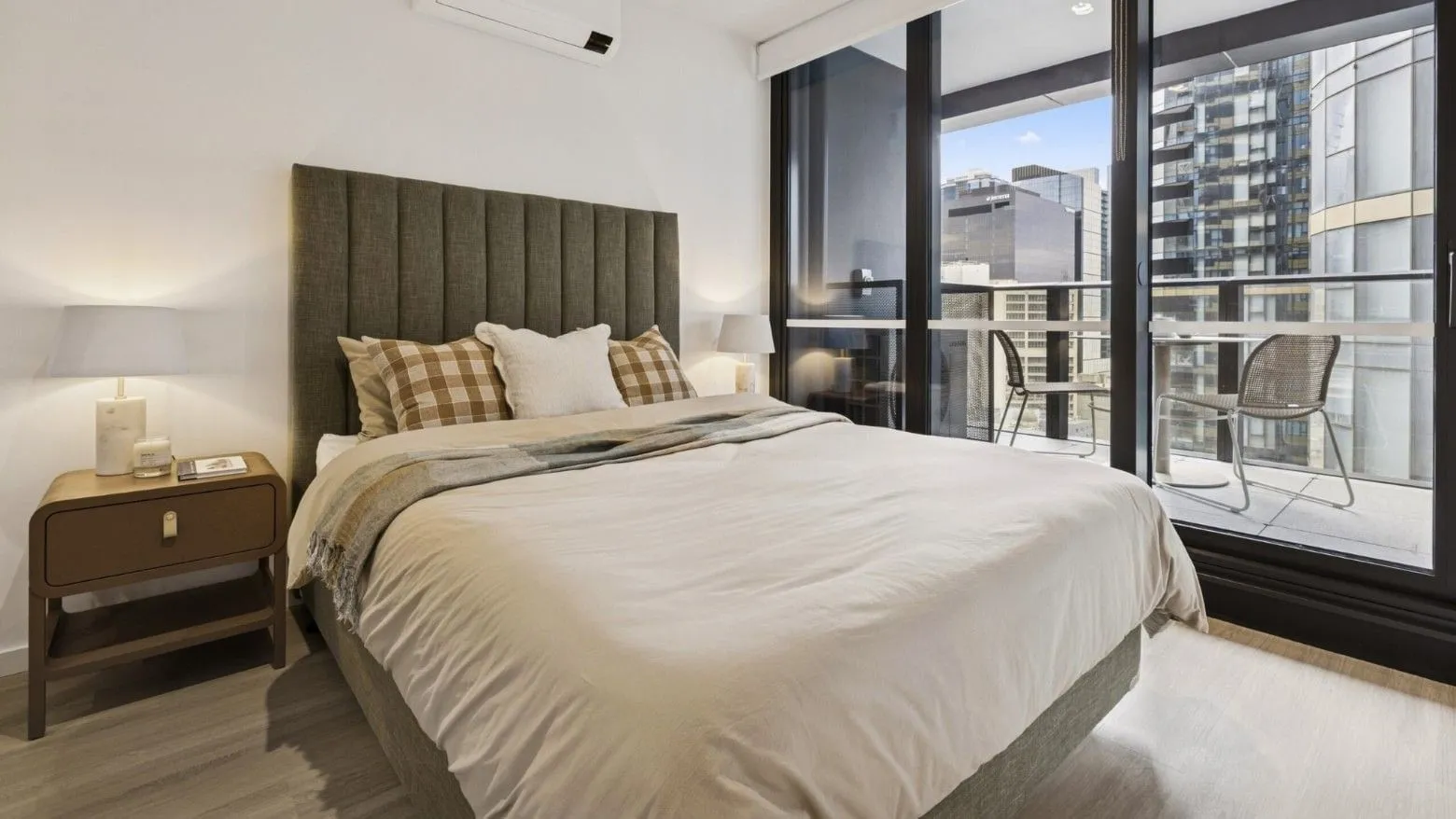 West Tower, Melbourne Quarter photo 25