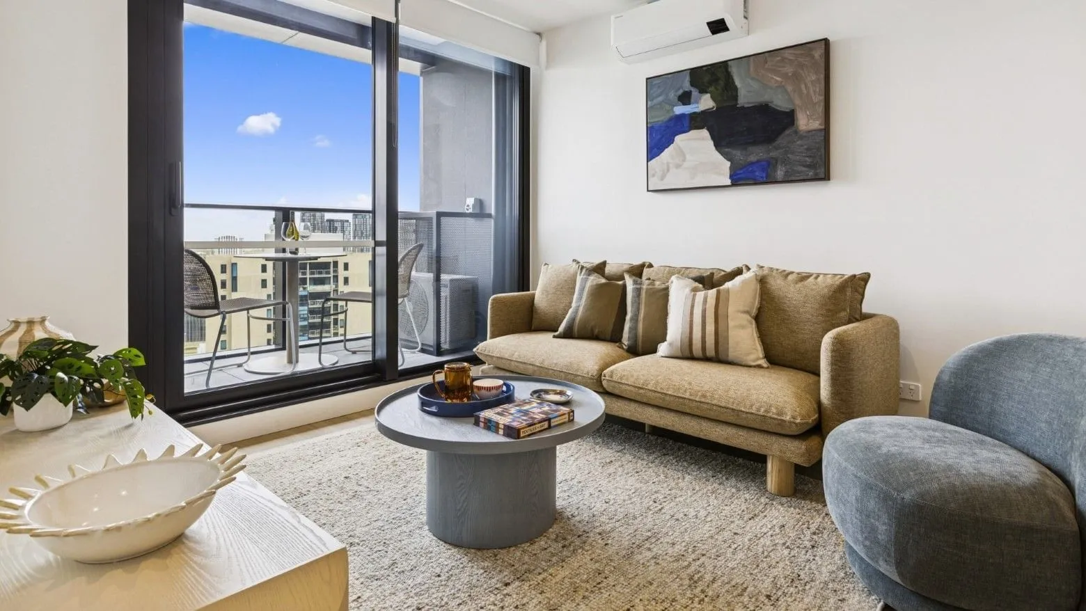 West Tower, Melbourne Quarter photo 31