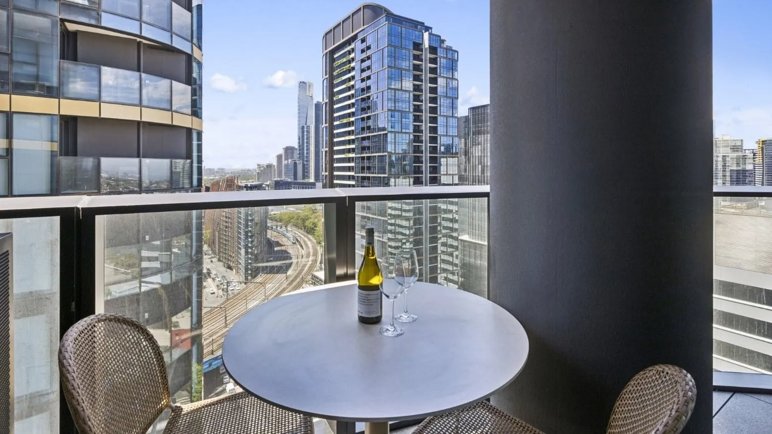 West Tower, Melbourne Quarter photo 32