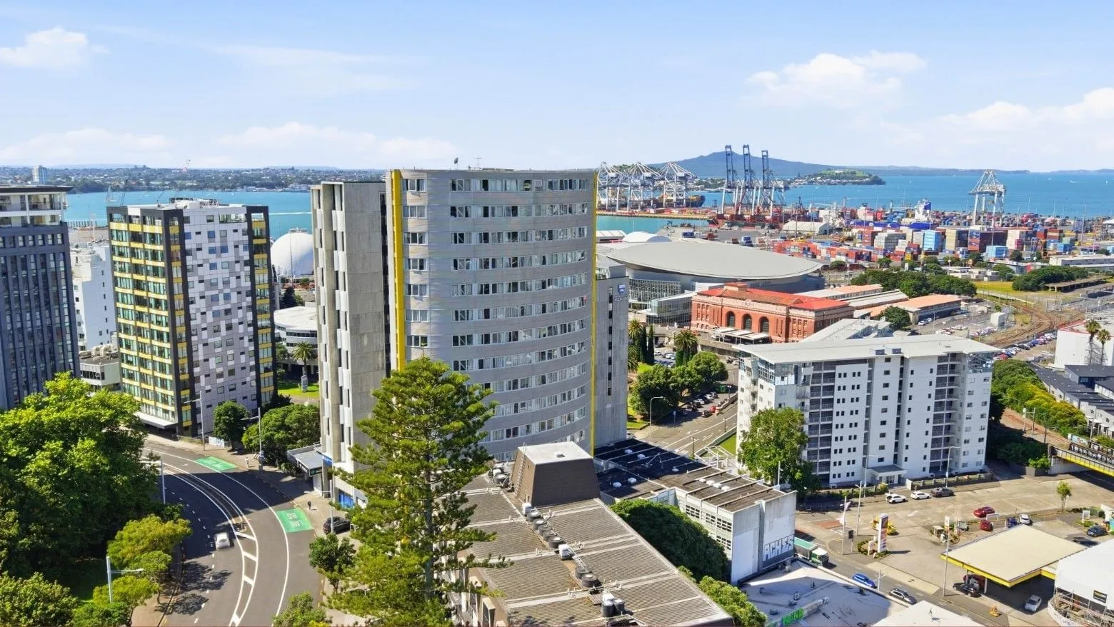 Student Living Auckland - Beach photo 1