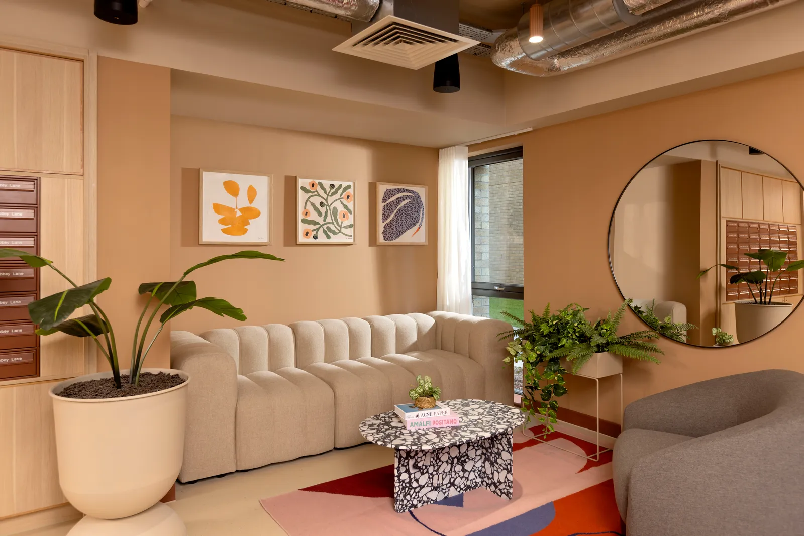 Burnet Court photo 6