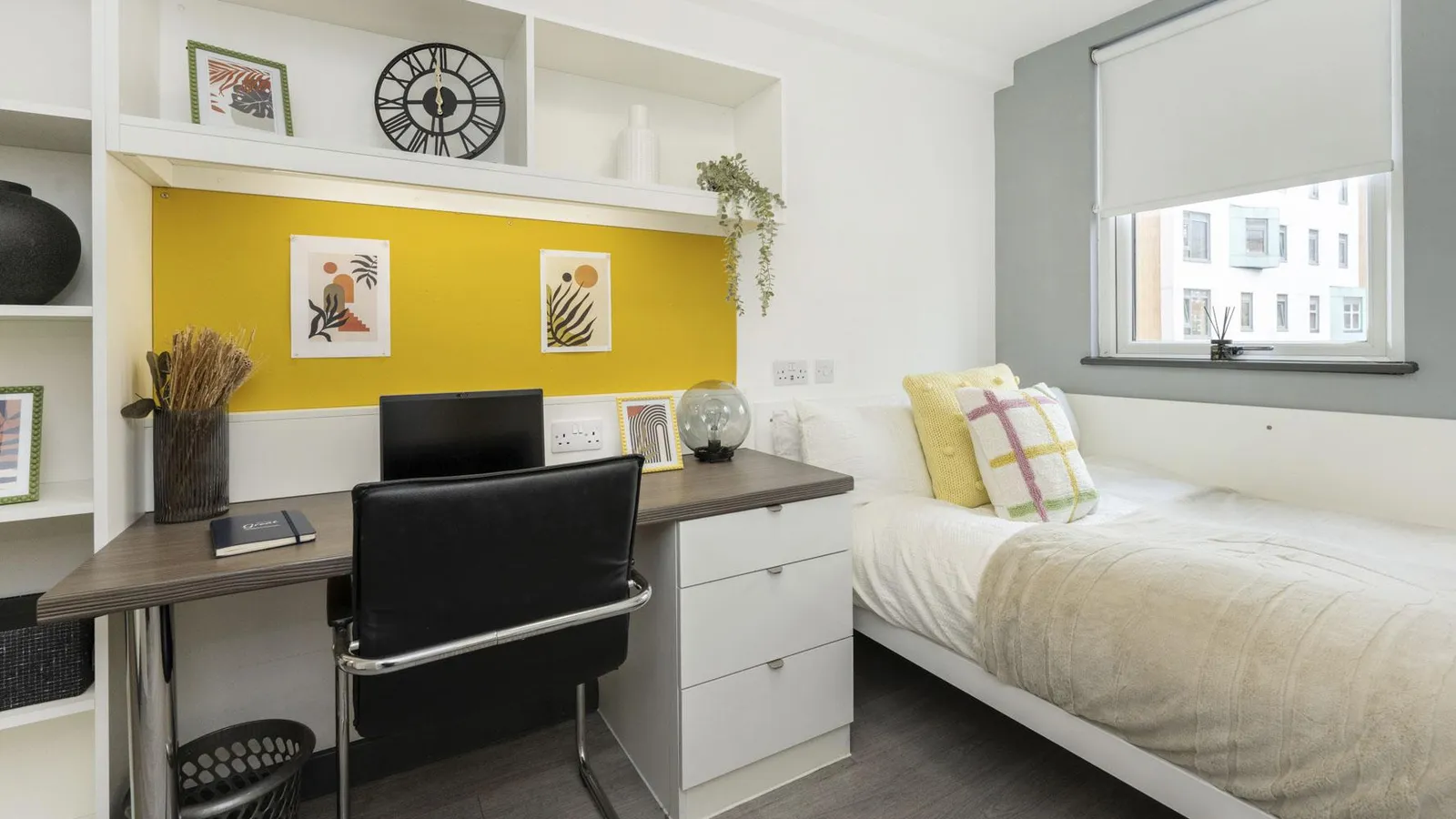 Albert Place photo 7